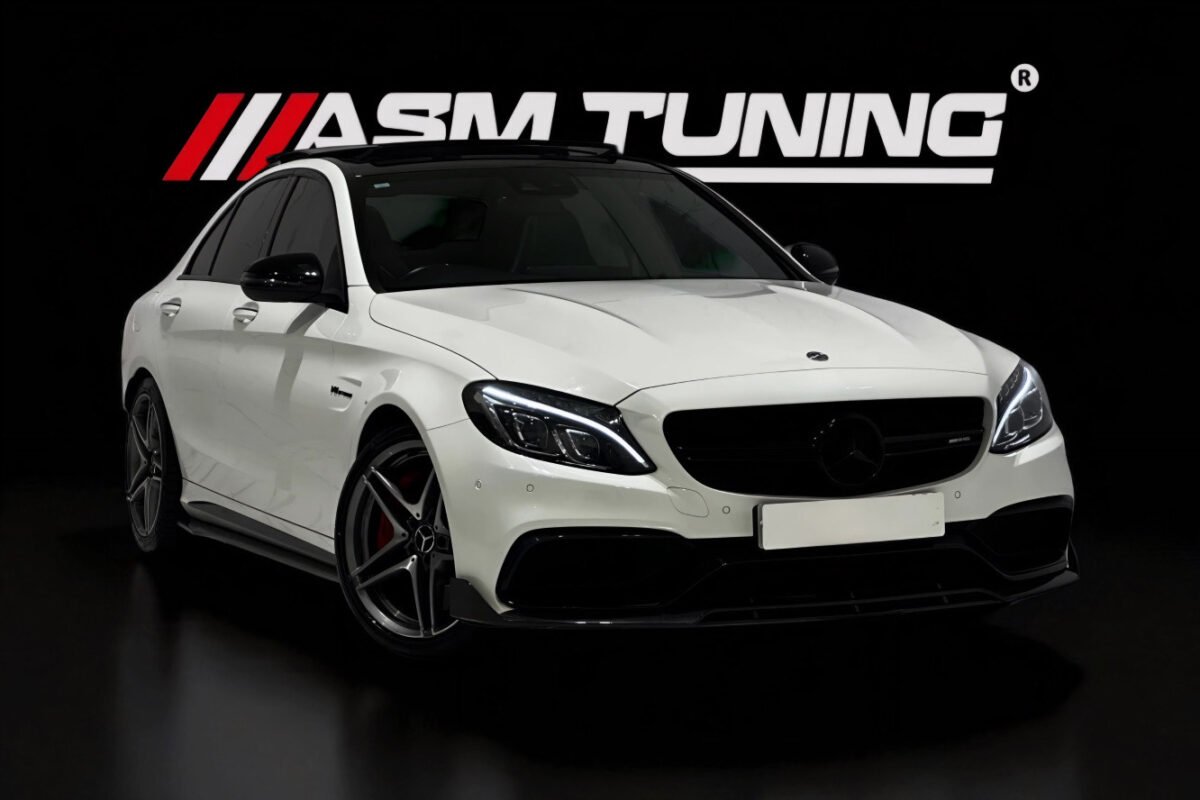Mercedes C63 AMG Sedan W205 cu splitter, difuzor și eleron din carbon – colecție ASM Tuning