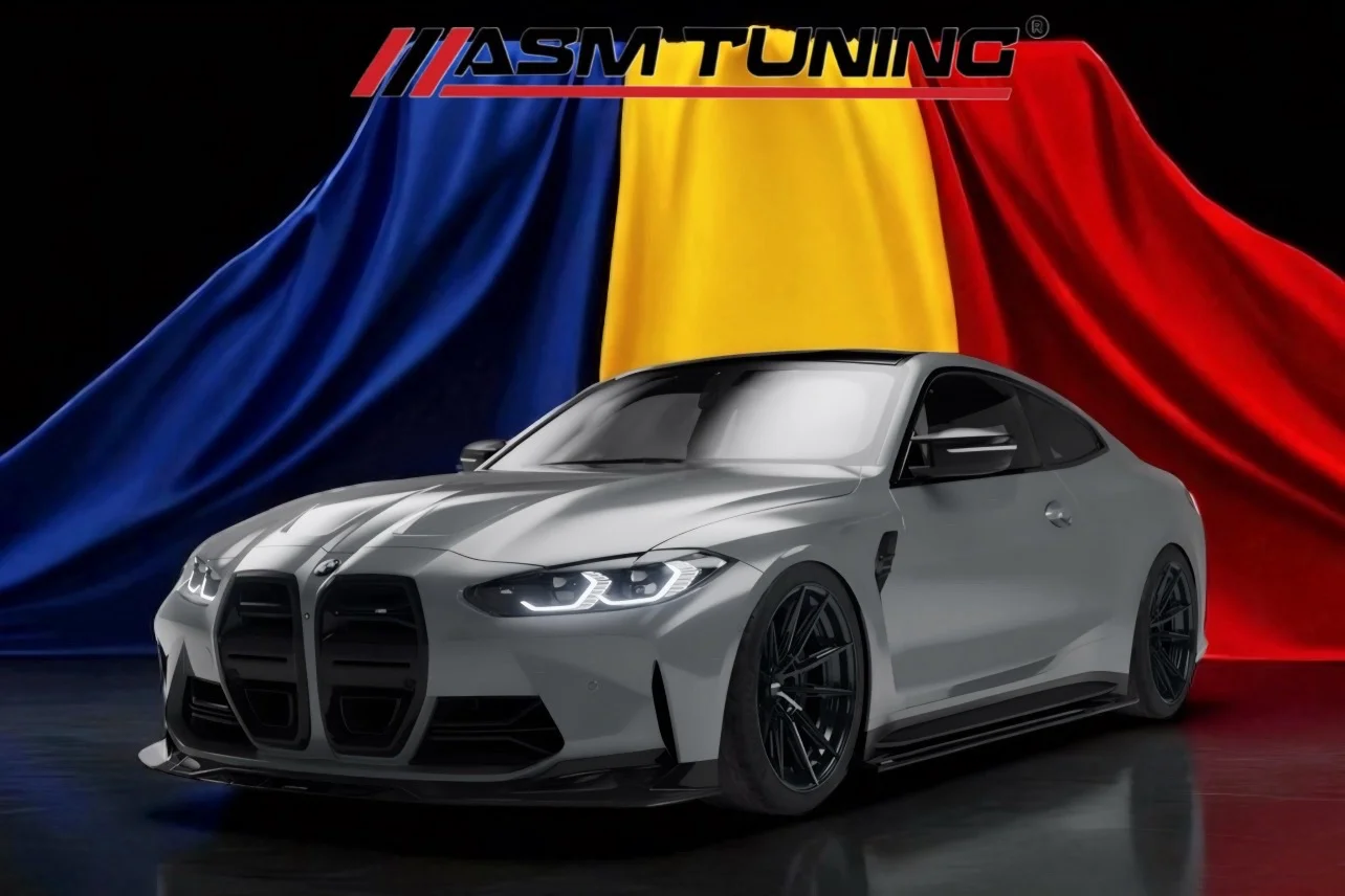 BMW modificat cu body kit carbon în fața steagului României – simbol al tuningului legal conform RAR 2025, promovat de ASM Tuning România