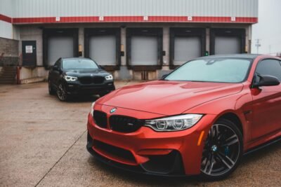 Exemple de piese tuning din fibră de carbon: eleron, splitter, capotă și difuzor pentru performanță și design sportiv