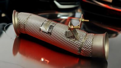 Downpipe performant din inox montat pe BMW M și Audi RS – sunet rafinat și creștere de putere cu produse ASM Tuning România 2026