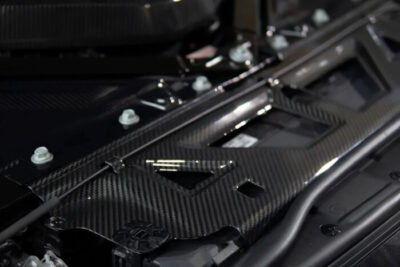 Capac slam panel din fibră de carbon pentru BMW M3 G80 și M4 G82 – detaliu ușor, rezistent la căldură, finisaj premium ASM Tuning România
